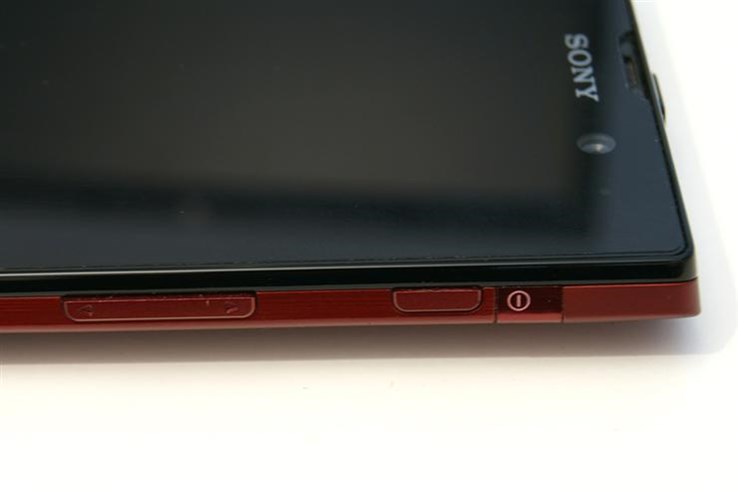 Sony Xperia Ion (10).jpg